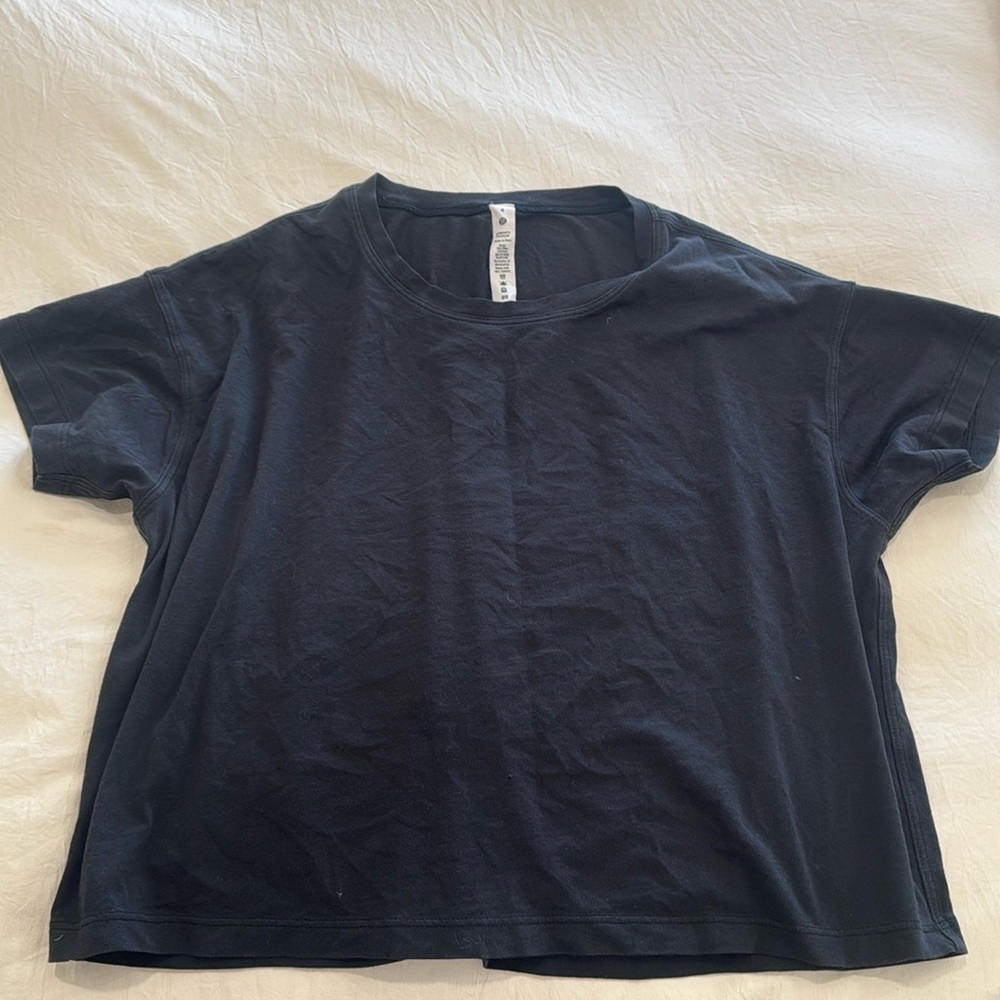 ‼️SOLD‼️Lululemon cropped t shirt black